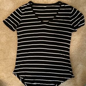 Gap stripes v-neck